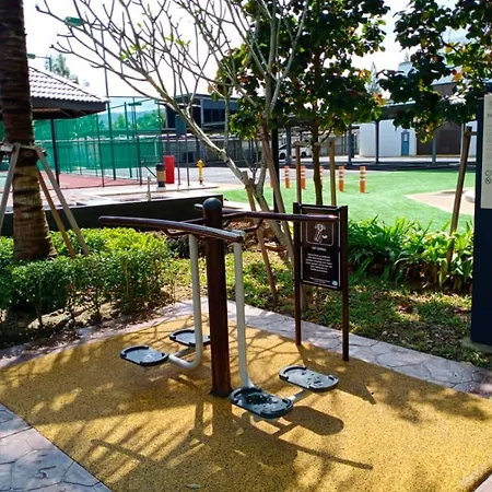 Timurbay Treasures Studio Apartment Side Seaview With Wifi Neflix Kuantan Exterior photo